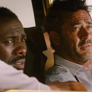Still of Idris Elba and Jeffrey Dean Morgan in The Losers (2010)