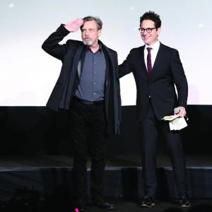 Mark Hamill and JJ Abrams at event of Zvaigzdziu karai galia nubunda 2015