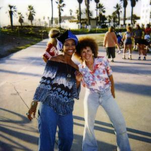 Pamella DPella and Rhea Perlman posing before the skate scene in Ted and Venus