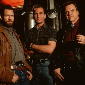 Patrick Swayze, Meat Loaf and Randy Travis in Black Dog (1998)