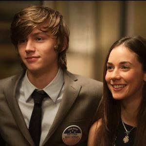 Still of Lyndon Smith and Miles Heizer on Parenthood