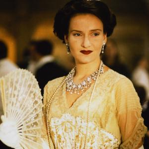 Rochelle Rose as the Countess of Rothes in Titanic