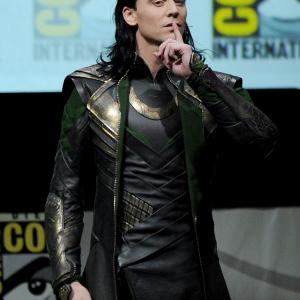 Tom Hiddleston at event of Kapitonas Amerika: ziemos karys (2014)