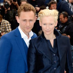 Tilda Swinton and Tom Hiddleston at event of Isgyvena tik mylintys 2013
