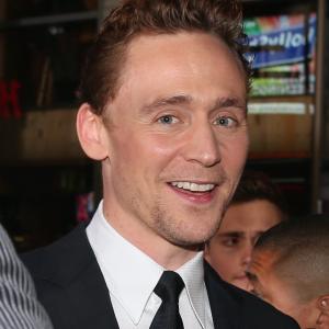 Tom Hiddleston at event of Toras Tamsos pasaulis 2013