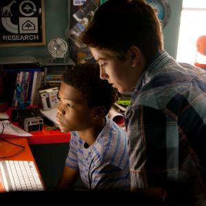 Still of Astro and Teo Halm in Earth to Echo 2014