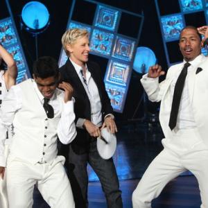 Venk dancing on the Ellen DeGeneres Show with Nick Cannon and Ellen