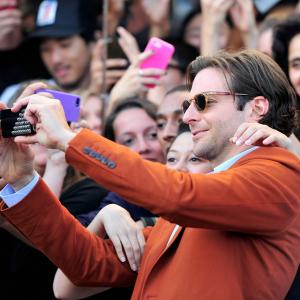 Bradley Cooper at event of Pagirios 3: velniai zino kur (2013)