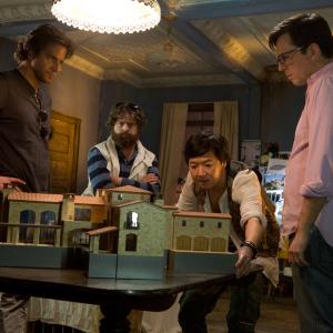 Still of Bradley Cooper, Zach Galifianakis, Ken Jeong and Ed Helms in Pagirios 3: velniai zino kur (2013)