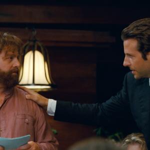 Still of Bradley Cooper and Zach Galifianakis in Pagirios Tailande (2011)