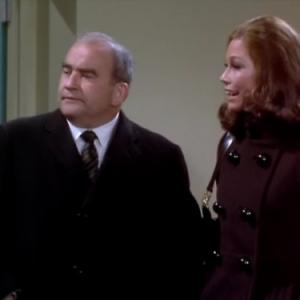 Still of Edward Asner and Mary Tyler Moore in Mary Tyler Moore (1970)