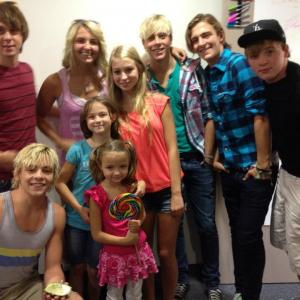 Sophia with Ross Lynch after filming Austin & Ally. Also pictured: R5, Alexa Grunow & Hannah Grunow