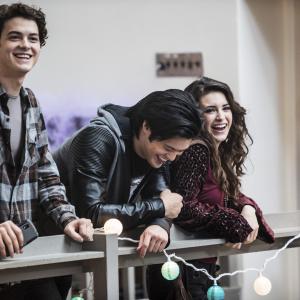 Still of Daniela Bobadilla, Israel Broussard and Ross Butler in Perfect High (2015)
