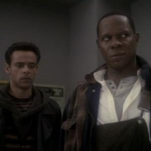 Still of Avery Brooks and Alexander Siddig in Star Trek Deep Space Nine 1993