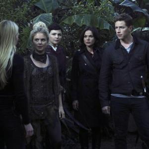 Still of Ginnifer Goodwin, Rose McIver, Jennifer Morrison, Lana Parrilla, Michael Raymond-James and Josh Dallas in Once Upon a Time (2011)