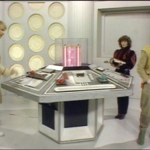 Still of Peter Davison, Sarah Sutton and Matthew Waterhouse in Doctor Who (1963)