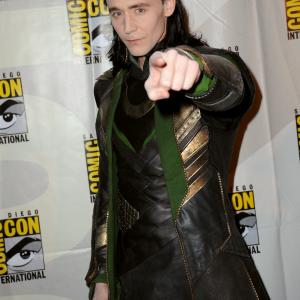 Tom Hiddleston at event of Kapitonas Amerika ziemos karys 2014