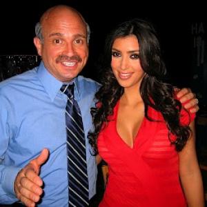 On the set of Disaster Movie John Di Domenico as Dr Phil with Kim Kardashian as the character Lisa