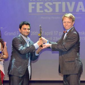 Sushant Desai receiving the Best Production Award for Ramanujan at NTFF 2015 Norway