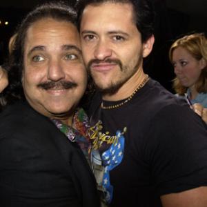 Ron Jeremy and Clifton Collins Jr. at event of Wonderland (2003)