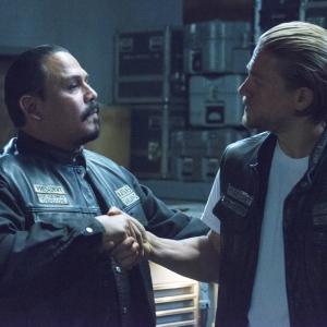 Still of Charlie Hunnam and Emilio Rivera in Sons of Anarchy 2008