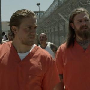 Still of Charlie Hunnam and Ryan Hurst in Sons of Anarchy 2008