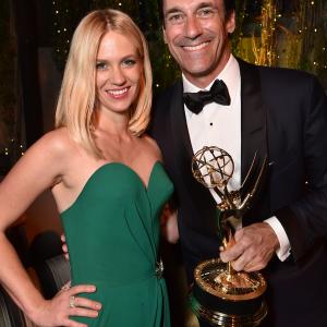 January Jones and Jon Hamm at event of The 67th Primetime Emmy Awards 2015