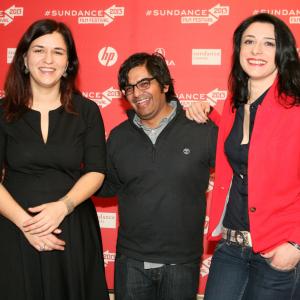 Sudeep Sharma, Tinatin Gurchiani and Tamar Gurchiani at event of Masina, kurioje viskas pradingsta (2012)