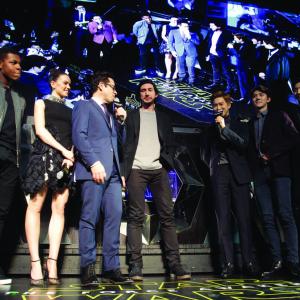J.J. Abrams, Adam Driver, John Boyega and Daisy Ridley at event of Zvaigzdziu karai: galia nubunda (2015)