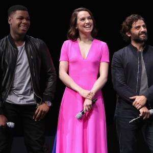 Oscar Isaac, John Boyega and Daisy Ridley at event of Zvaigzdziu karai: galia nubunda (2015)