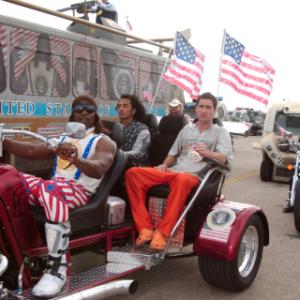 Still of Luke Wilson and Terry Crews in Idiocracy 2006