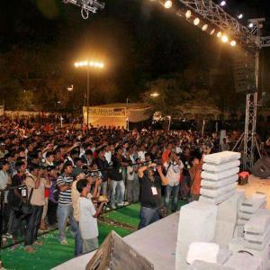 Sword Swallower Dan Meyer performing at CityFest Hyderabad, India