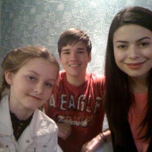 Ashley Switzer, Nathan Kress, and Miranda Cosgrove on set of 'iCarly' (2010)