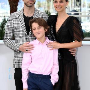 Natalie Portman and Gilad Kahana at event of A Tale of Love and Darkness 2015