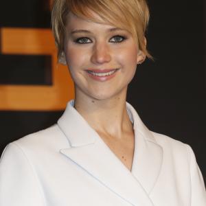 Jennifer Lawrence at event of Bado zaidynes Ugnies medziokle 2013
