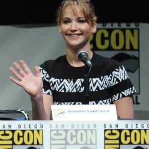 Jennifer Lawrence at event of Bado zaidynes. Ugnies medziokle (2013)