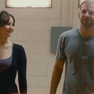 Still of Bradley Cooper and Jennifer Lawrence in Optimisto istorija 2012