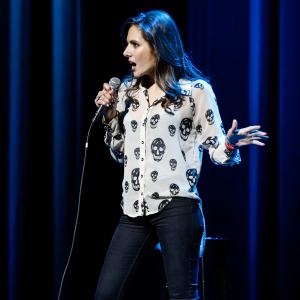Kelly doing stand up at Club Nokia