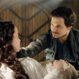 Giacomo Gianniotti and Anna Popplewell, in REIGN.