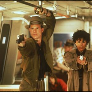 Still of Bill Paxton and Maria Conchita Alonso in Predator 2 (1990)