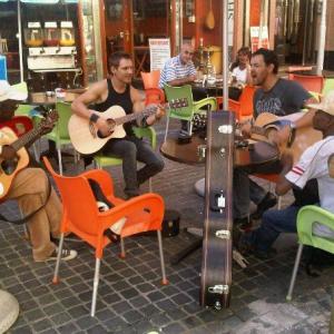 DeWet Nagel  busking in Cape Town