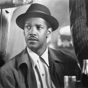 Still of Denzel Washington in Devil in a Blue Dress (1995)