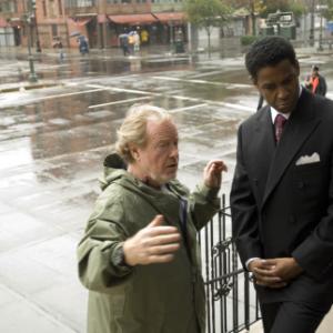 Denzel Washington and Ridley Scott in American Gangster 2007