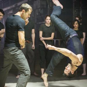 Still of Shailene Woodley Ben LloydHughes Zo Kravitz and Theo James in Divergente 2014