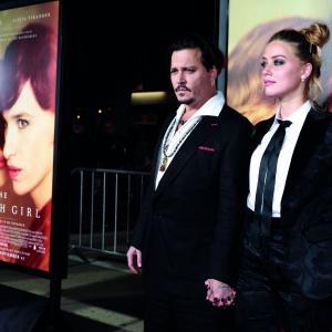 Johnny Depp and Amber Heard at event of Danu mergina (2015)