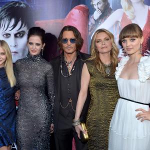 Johnny Depp Michelle Pfeiffer Eva Green Chlo Grace Moretz and Bella Heathcote at event of Nakties seseliai 2012