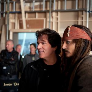 Still of Johnny Depp and Rob Marshall in Karibu piratai: ant keistu bangu (2011)