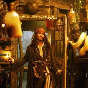 Still of Johnny Depp in Karibu piratai numirelio skrynia 2006