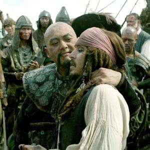 Still of Johnny Depp and YunFat Chow in Karibu piratai pasaulio pakrasty 2007