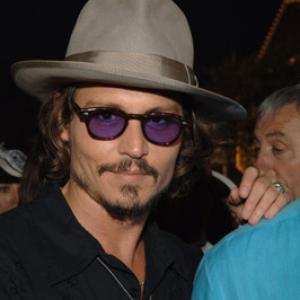 Johnny Depp at event of Karibu piratai: numirelio skrynia (2006)